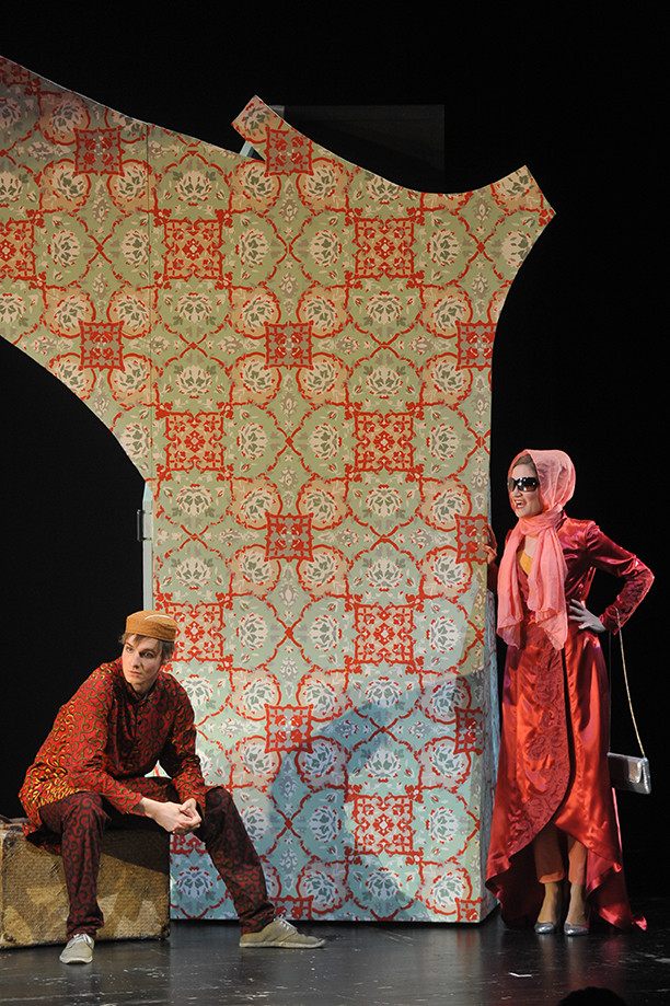 Xerxes - Bühne und Kostüme: Maira Bieler, Romina Kaap